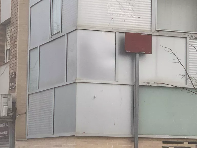Esborren les plaques de la plaça 1-O de Lleida