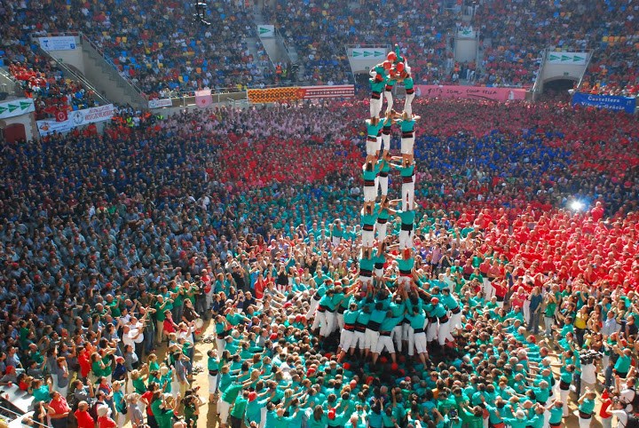 Els Castellers de Vilafranca es coronen a Tarragona en un concurs èpic