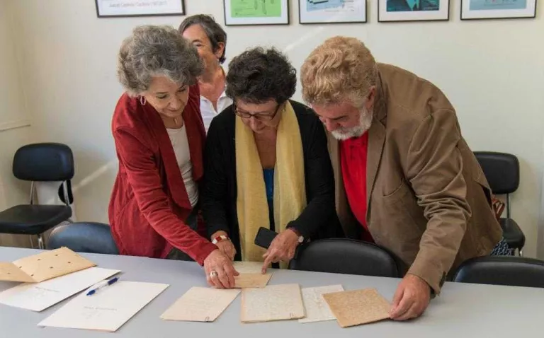 La Càtedra Màrius Torres rep noves cartes i autògrafs del poeta
