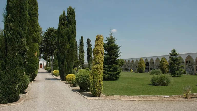 Posaran a la venda una quarantena de nínxols al cementiri de Mollerussa