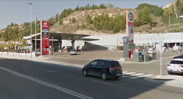 Detingut un home per atracar una benzinera a Lleida