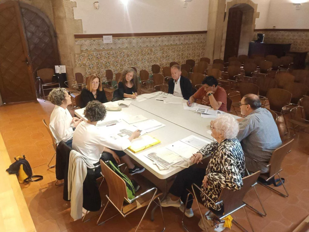 El primer Club de Lectura d'antics documents sobre la mort, a l’Aula Magna de l’IEI