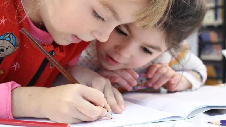 Com resoldre problemes visuals que perjudiquen l'aprenentatge escolar?