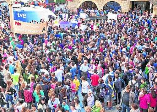 Clam a Tàrrega en contra de la violència masclista arran de l'assassinat de la nena