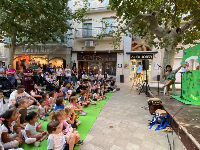 Mollerussa clou el cicle ‘Contes al carrer’, dedicat a la diversitat cultural