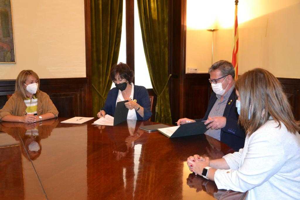 La Diputació amplia fins a 700.000 € els ajuts per fer front a les despeses derivades de la campanya de la fruita
