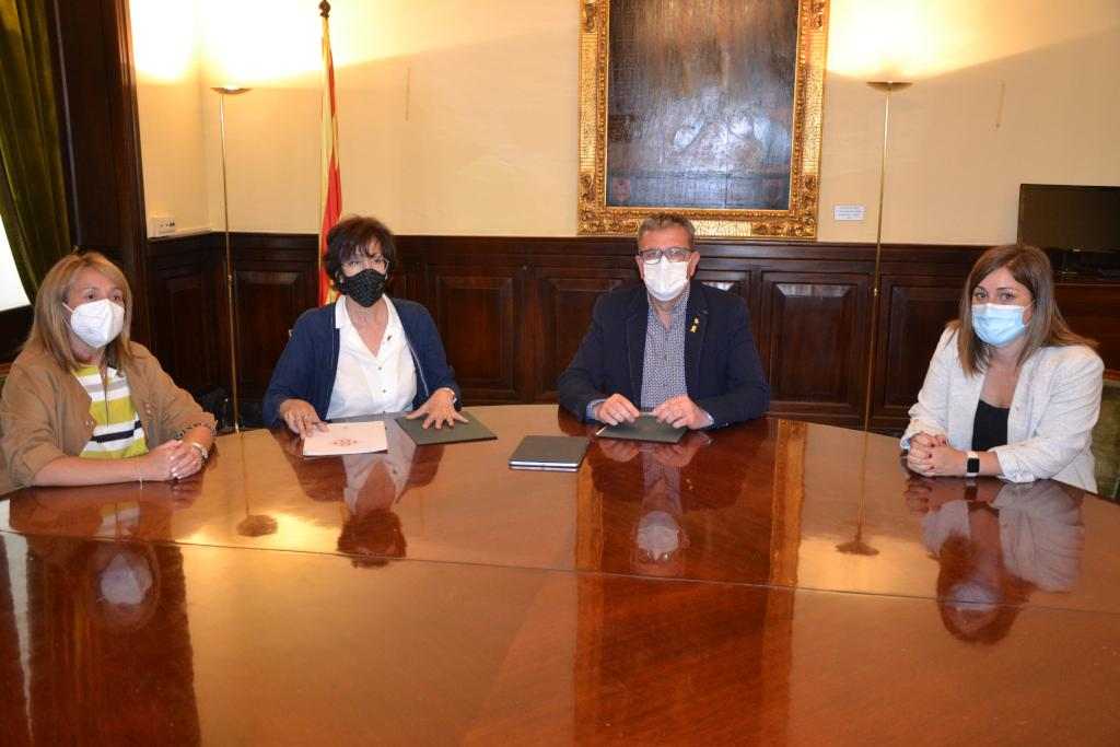La Diputació amplia fins a 700.000 € els ajuts per fer front a les despeses derivades de la campanya de la fruita