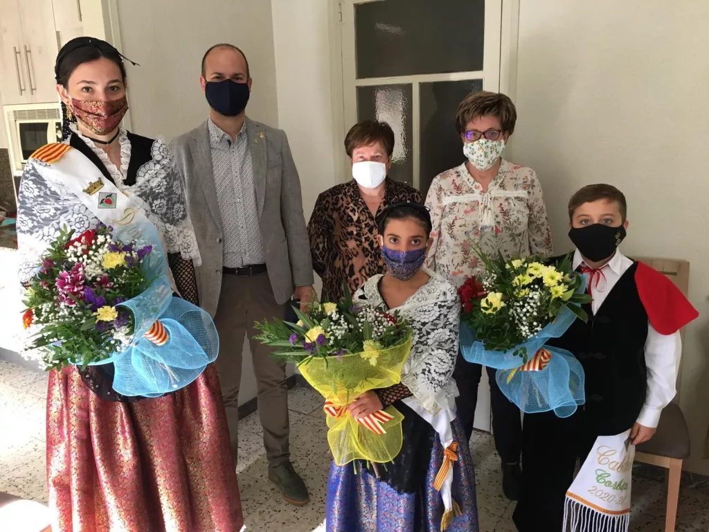 Corbins homenatja la gent gran i les famílies dels difunts durant el confinament
