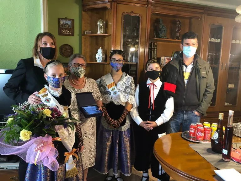 Corbins homenatja la gent gran i les famílies dels difunts durant el confinament