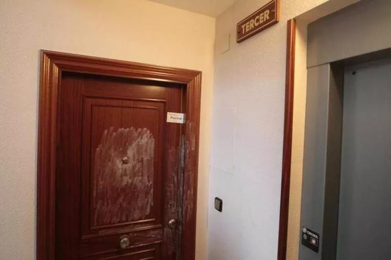 El detingut pel crim d'Acadèmia ingressa a la presó per a que no destrueixi proves