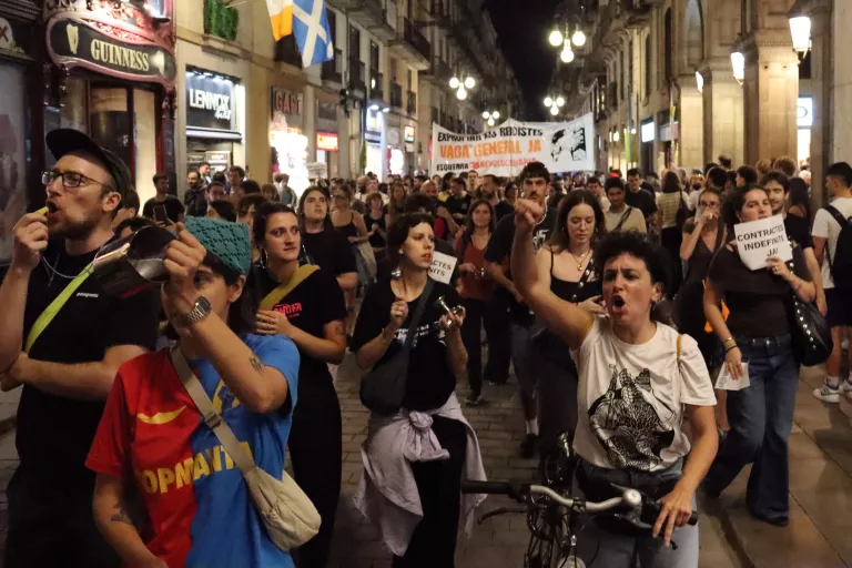 CCOO i UGT acorden convocar una vaga general de 24 hores per a aquesta tardor