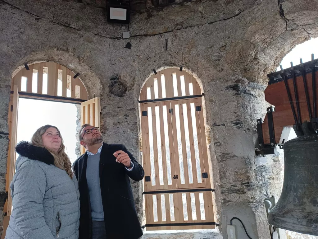 Bagergue inaugura el campanar de Sant Fèlix i gaudeix de les vistes de la Val d'Aran
