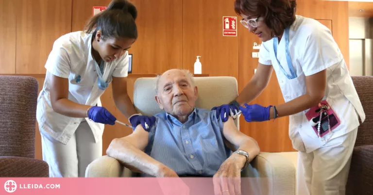 La primera fase de la campanya de vacunació simultània de la covid-19 i la grip arribarà a 8.000 persones a Ponent
