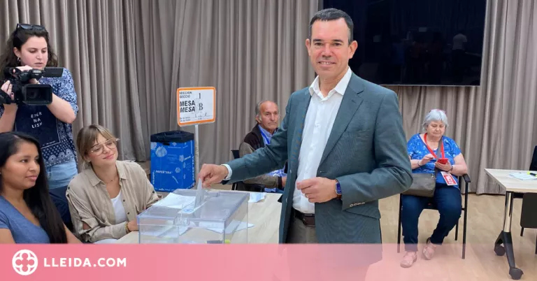 Domènec Vila anima a exercir el dret de vot