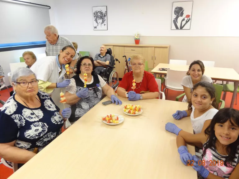 Taller de cuina saludable amb infants dels Salesians a la Residència i Centre de Dia Balàfia i Balàfia 2