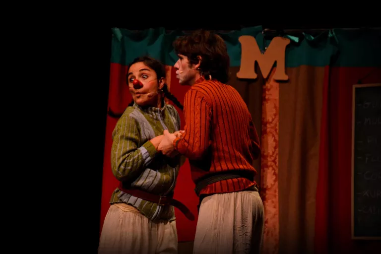 Julieu i Rometa, una història d'amor improvisada al teatre