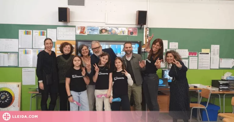 Un equip de noies desenvolupa una app per informar sobre ciberassetjament, suplantació d'identitat i enganys econòmics