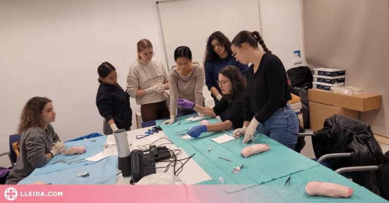 Estudiants d'infermeria i fisioteràpia viatgen al Pirineu per fer pràctiques formatives
