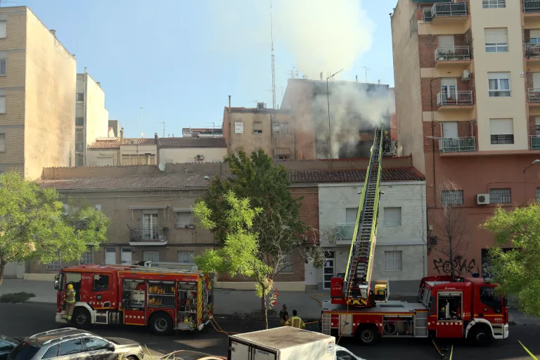L’edifici del taller incendiat al carrer Vallès de Lleida haurà de ser enderrocat