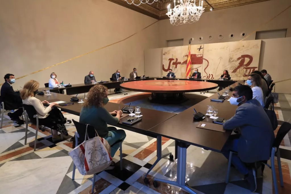 El Govern modifica la llei per crear un marc legal que empari les restriccions per la covid-19