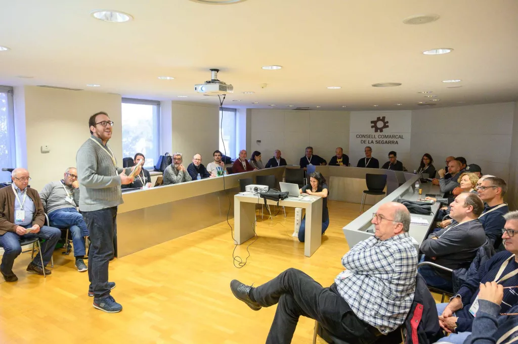 La Viquipèdia tanca la seva dotzena trobada a Cervera posant en valor el voluntariat com a "motor real" del moviment