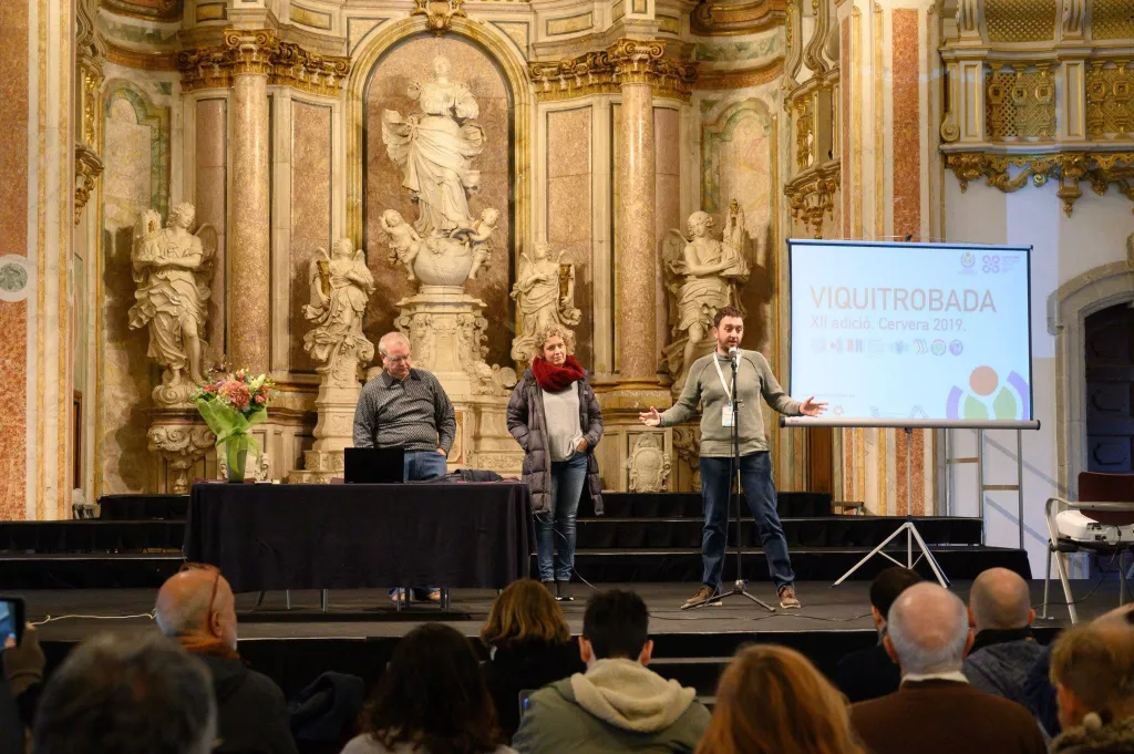 La Viquipèdia tanca la seva dotzena trobada a Cervera posant en valor el voluntariat com a "motor real" del moviment