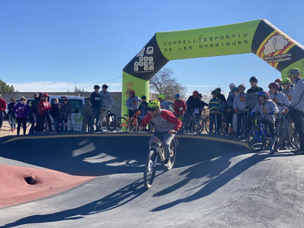 Les Borges inaugura el nou circuit de pump track que amplia l’oferta esportiva de la ciutat
