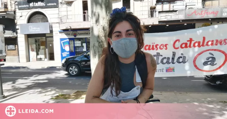 Ainara Etxerria, 22 anys: "M’agrada comprar un llibre a la gent que crec que li farà il·lusió i regalar-li"