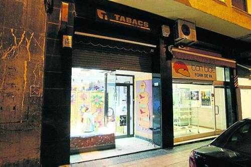 Atraca a punta de ganivet un estanc al carrer Templers