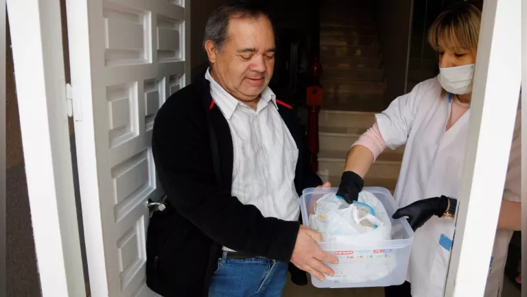 Mollerussa serveix àpats a domicili per a gent vulnerable