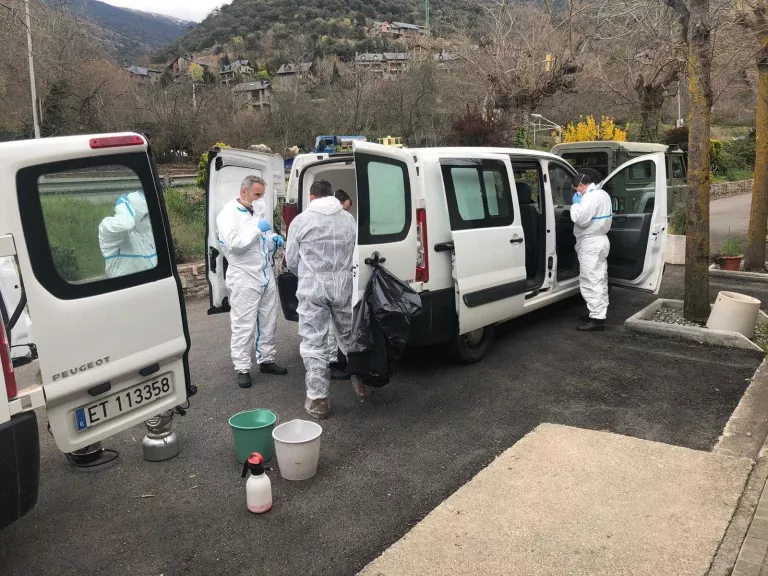 L'Exèrcit desinfecta la residència geriàtrica de Sort per prevenir contagis