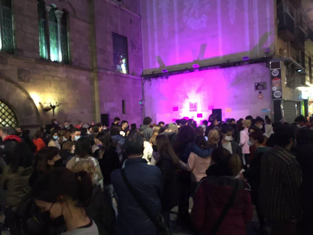 ⏯️ Unes 200 persones alcen la veu a Lleida contra els abusos sexuals a l'Aula de Teatre