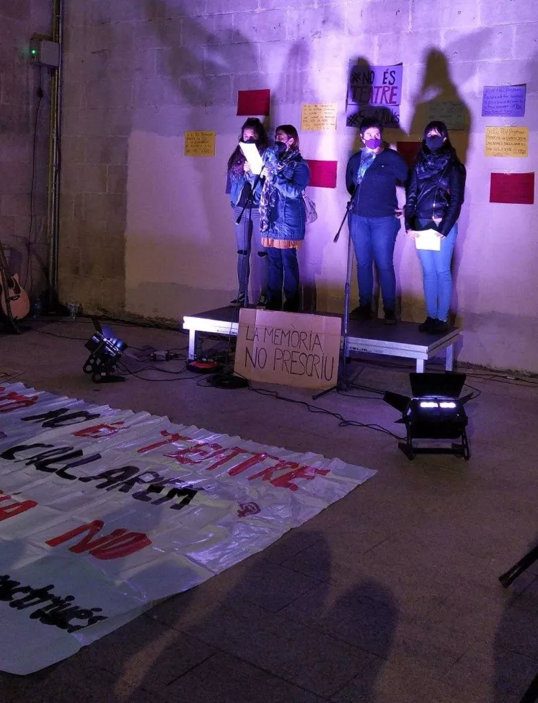 ⏯️ Unes 200 persones alcen la veu a Lleida contra els abusos sexuals a l'Aula de Teatre