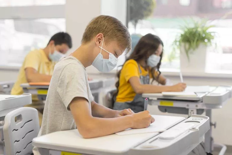 Les incidències per la Covid-19 en els col·legis fa que els pares busquin més professors particulars
