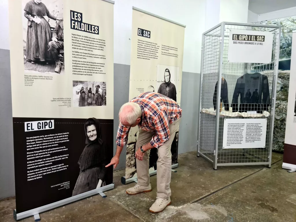 ⏯️ La Vall Fosca recull en una exposició la vestimenta utilitzada durant el segle XIX