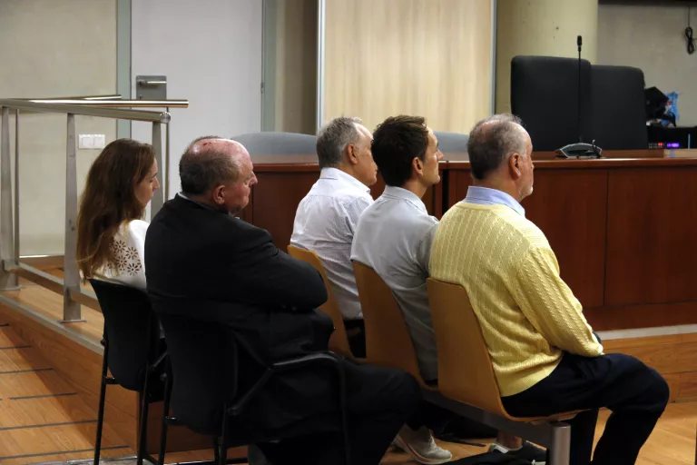 Els accionistes de MJ Gruas assenyalen Benet per presumptes favors en el cas Carreteres
