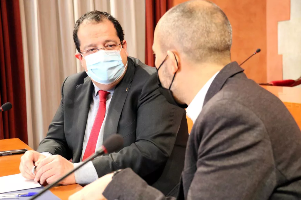 ⏯️ Interior fa una crida a la responsabilitat a poques hores que s'aixequi el toc de queda