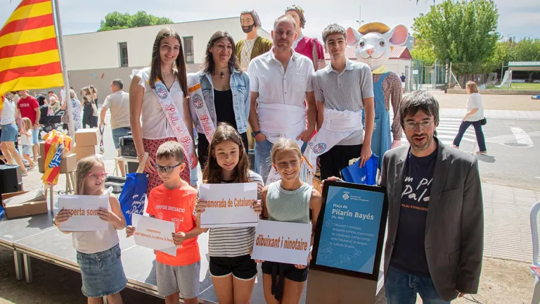 El Palau d’Anglesola enceta la Festa Major inaugurant la plaça Pilarín Bayés