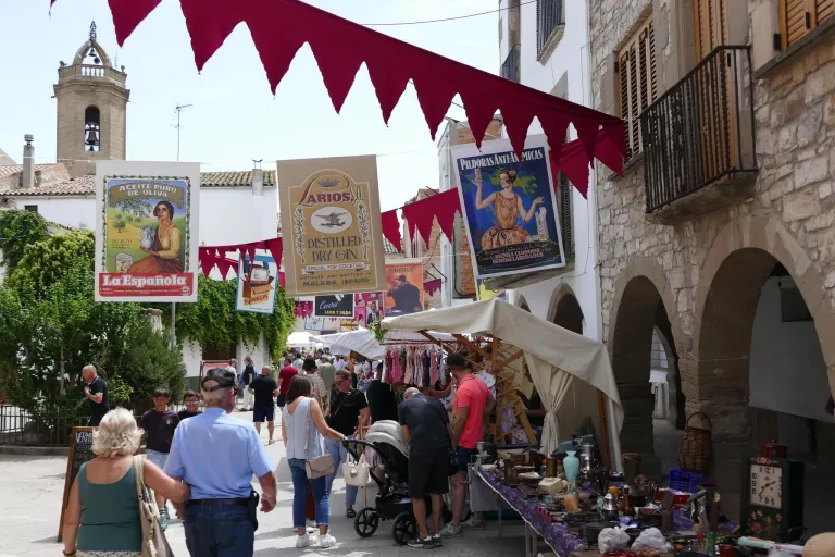 Bellcaire d'Urgell celebra la 10a Firabell amb una setantena de parades