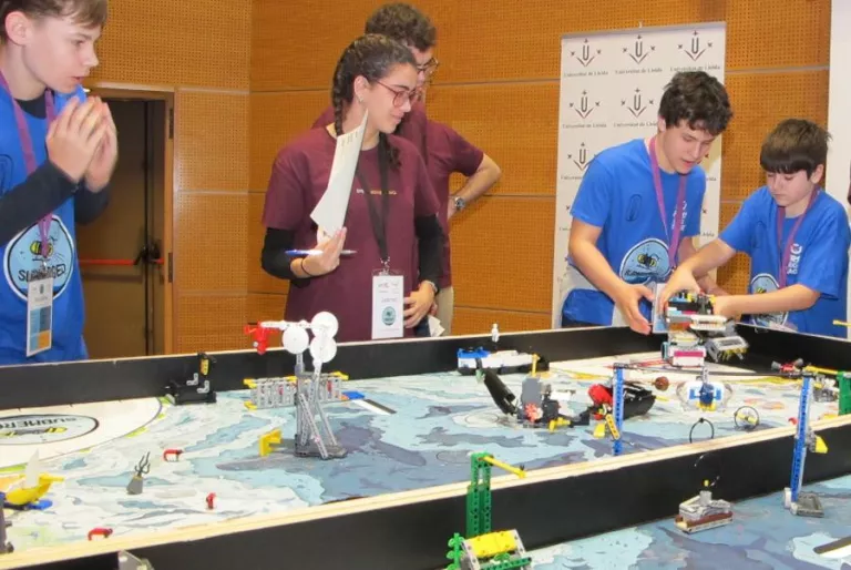La First Lego League reuneix 36 equips a la UdL amb l’arqueologia com a eix temàtic