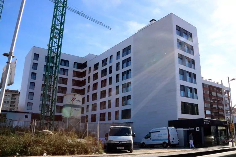 La compravenda d'habitatges a Catalunya es desploma un 30,1% al juny