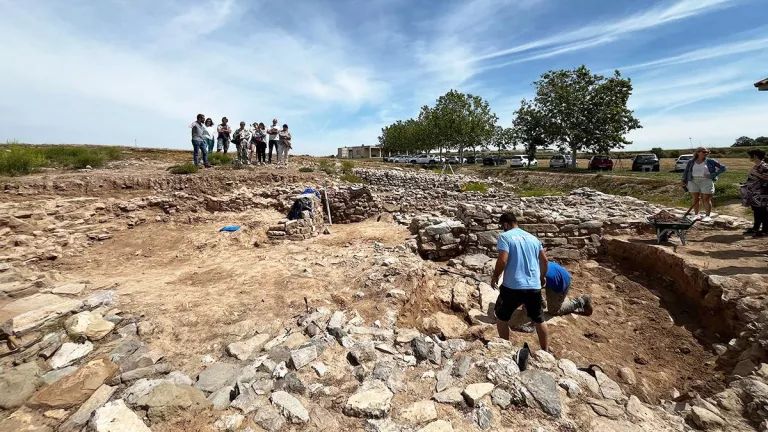 Les excavacions al Molí d’Espígol se centren en descobrir la porta oriental
