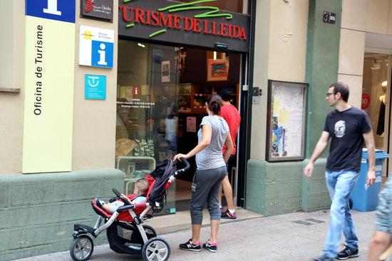 L'Oficina de Turisme de Lleida ha atès 708.000 visitants des que va entrar en servei el 1998