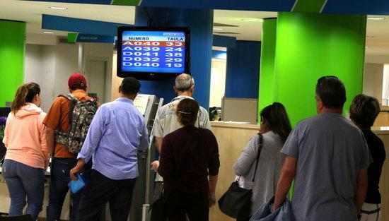 La taxa d'atur a Catalunya puja fins al 13,23% sumant mig milió d'aturats