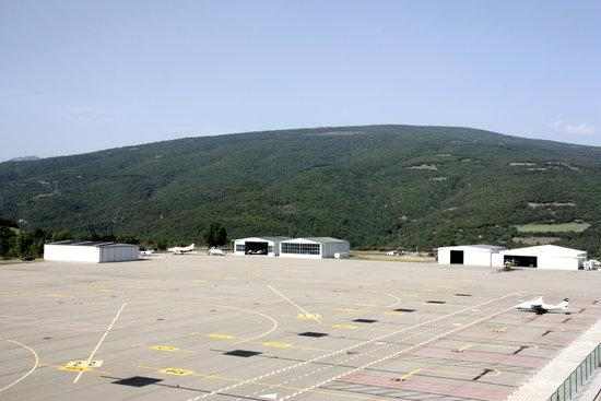 Incorporació d'una base del GRAE i Bombers a l'aeroport d'Andorra- la Seu d'Urgell