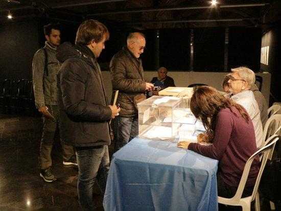 #EleccionsGenerals10N: Normalitat i primeres cues als 317 col·legis electorals de les comarques de Lleida