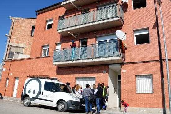 Més de 30 atesos pel SEM en un incendi d'un pis a Juneda