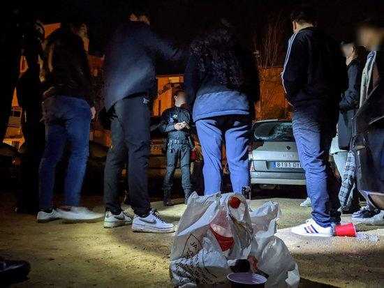 Salut estudia mesures per evitar que grups es reuneixin al carrer durant la nit
