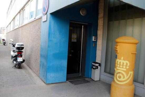 Correus tanca el centre logístic del polígon El Segre de Lleida per un treballador amb símptomes de coronavirus