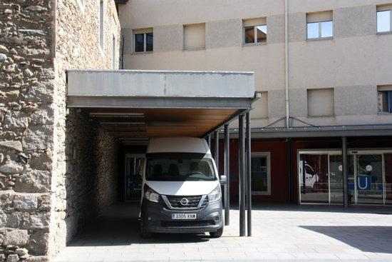 Traslladen 18 usuaris de la Fundació Sant Hospital de la Seu d'Urgell a l'edifici del Seminari com a mesura de prevenció